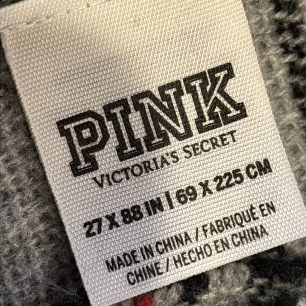 PINK Victoria's Secret Oversized Gray and Black Plaid Scarf NWT - Picture 2 of 3